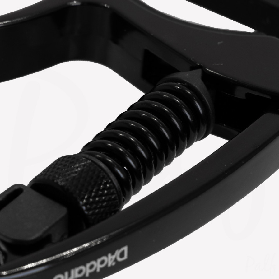 Tri-action Capo